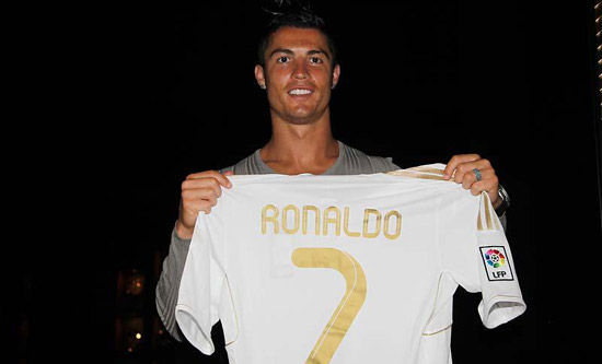 1000万镑年薪！曝奥斯梅恩接受红魔邀请，拒绝降薪，曼联买得起吗