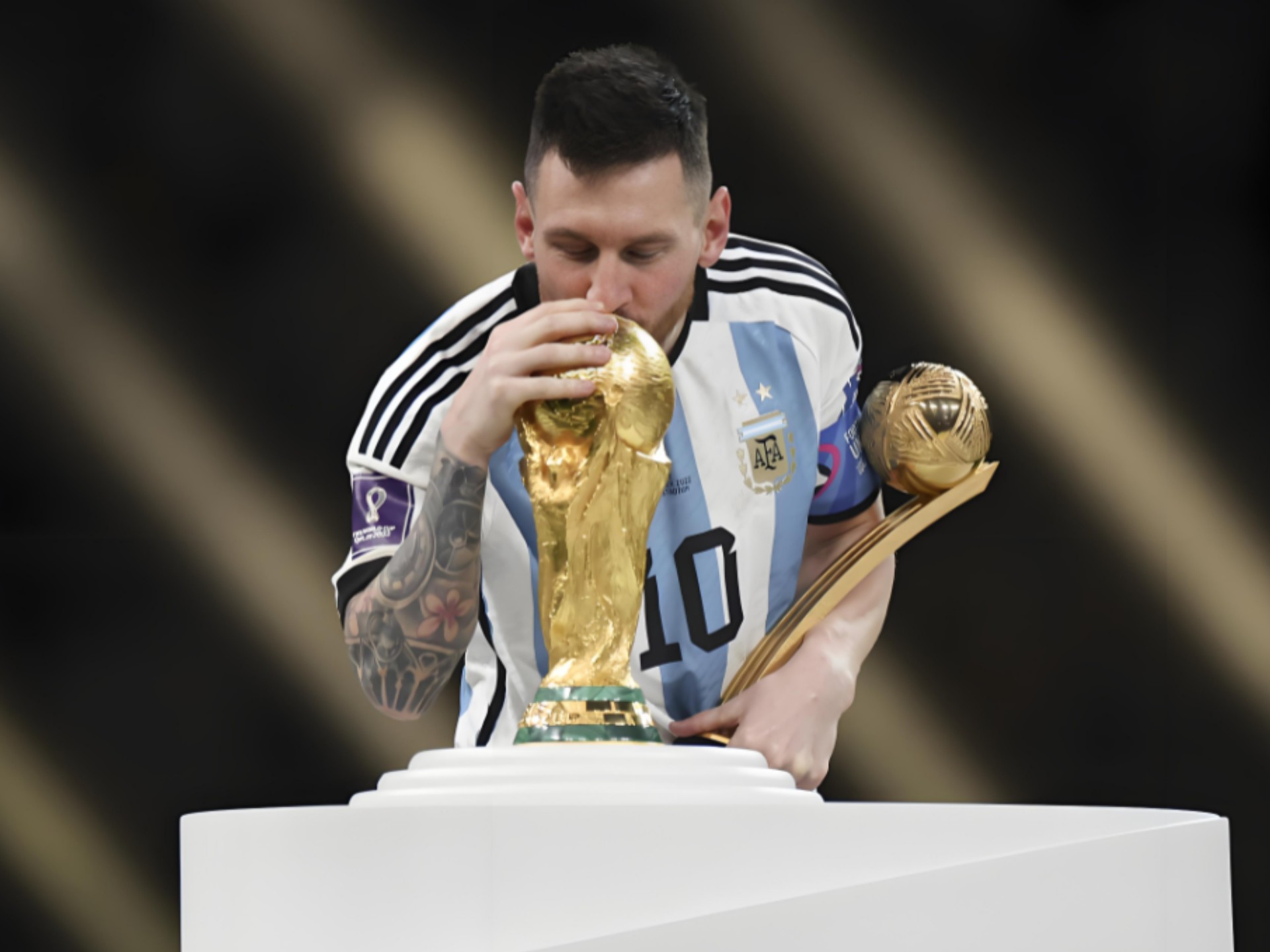 意甲单场：罗马完胜蒙扎 联赛十轮不败