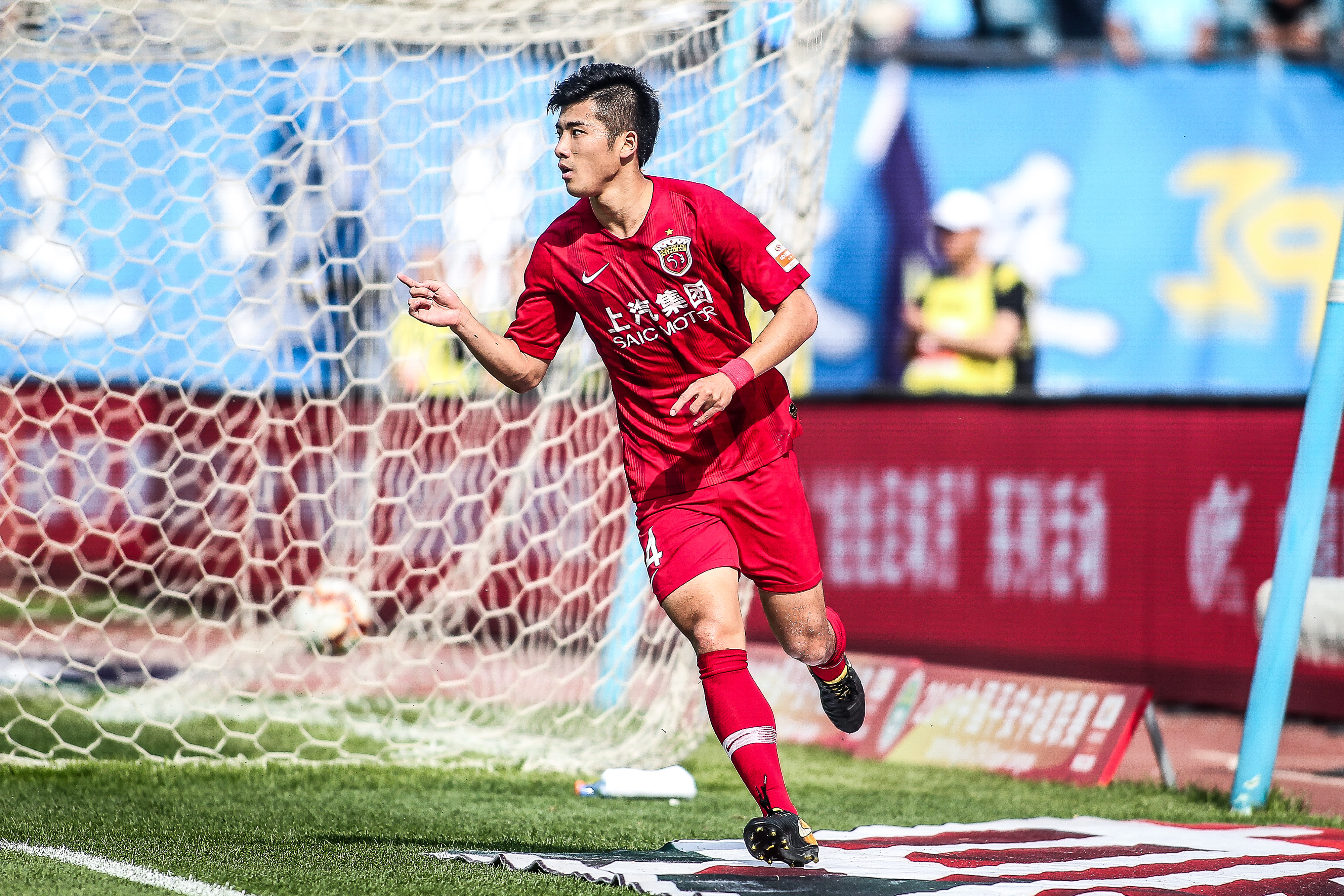 塔图姆突破暴扣又来了！注意安全啊！