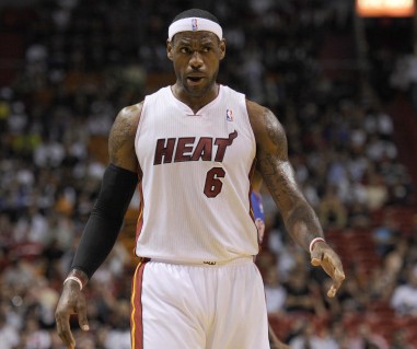 欧冠本轮最佳球员候选：姆巴佩、维蒂尼亚、吉拉西、奥巴梅扬