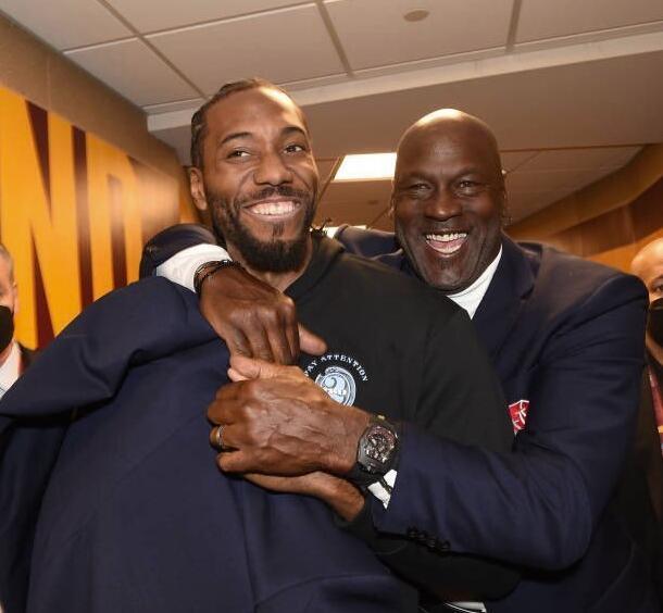 首届中国男子冰球职业联赛总决赛开幕 北京、深圳迎“开门红”