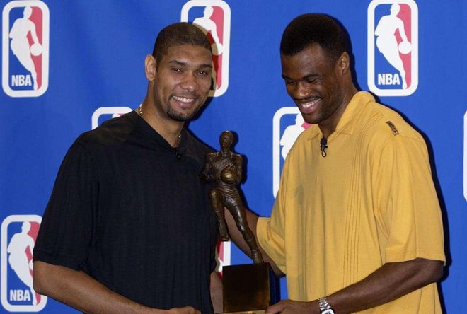 有仇必须当场就报！布朗和库兹马互送大肘子！