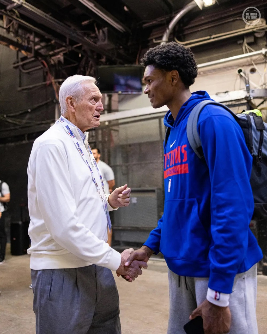 海港vs首尔：2外援PK4外援，蒯纪闻、张琳芃先发，林加德出战