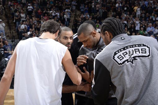 [乒乓球]林高远／刘诗雯、袁励岑／王艺迪晋级混双32强